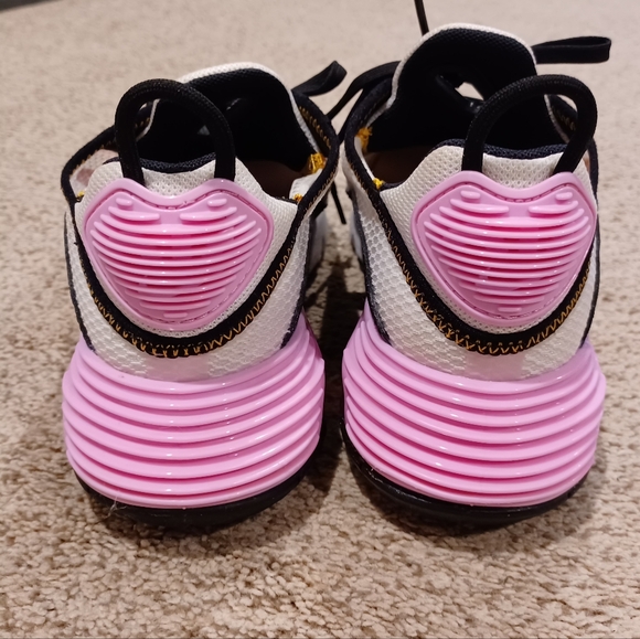 Nike Air Max 2090 Pink And Black Shoes CJ4066-104 Womens Size 6 Youth 4.5 - Picture 6 of 9